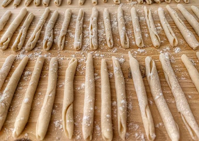 ITALIAN MACARONI PASTA CASERECCE AI FERRI